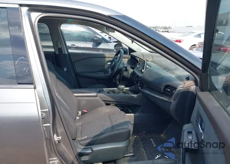 2021 Nissan Rogue Sv Fwd z USA, uszkodzony, nr VIN 5N1AT3BA9MC673694